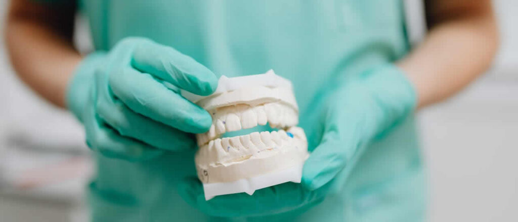 Dental Implants vs Dentures Which Is Better for Missing Teeth